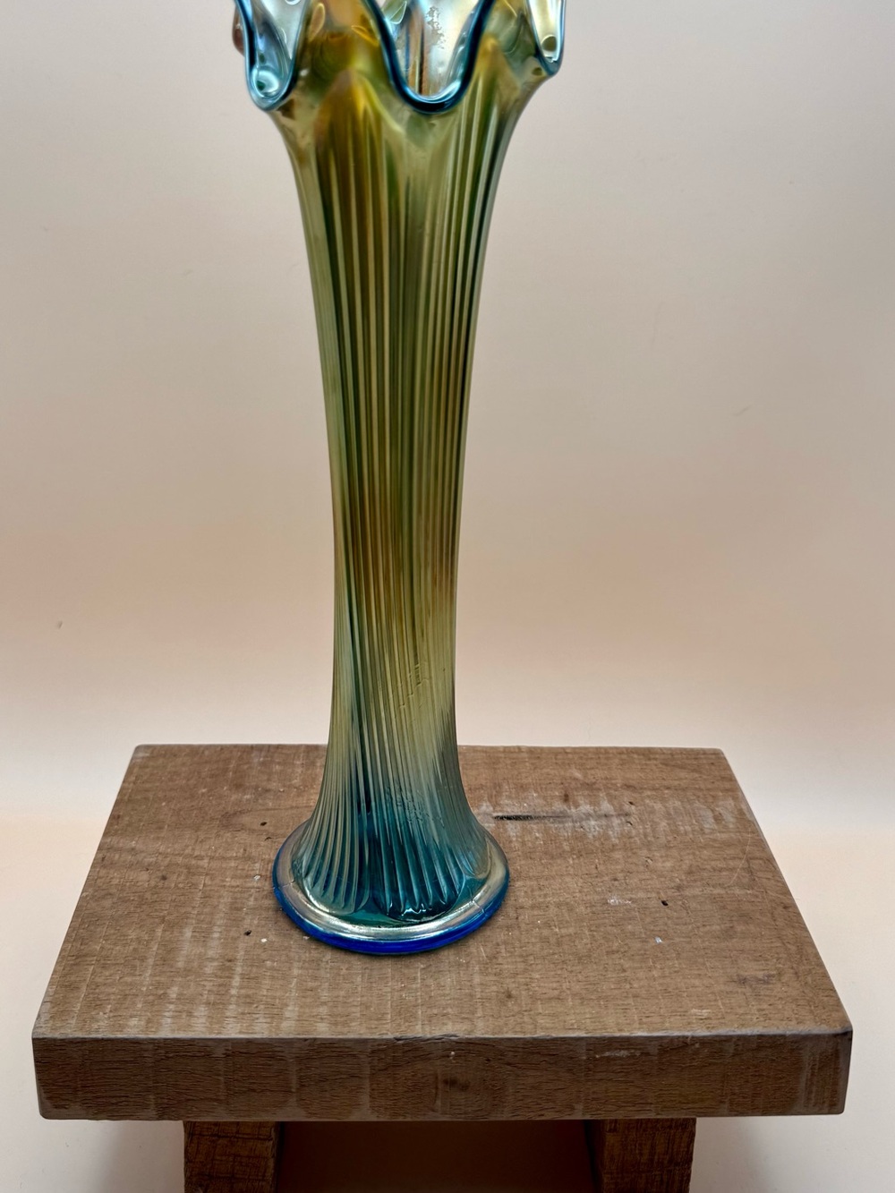 VINTAGE FENTON SAPPHIRE BLUE FINE RIB 10” SWUNG VASE – RUFFLED ART GLASS